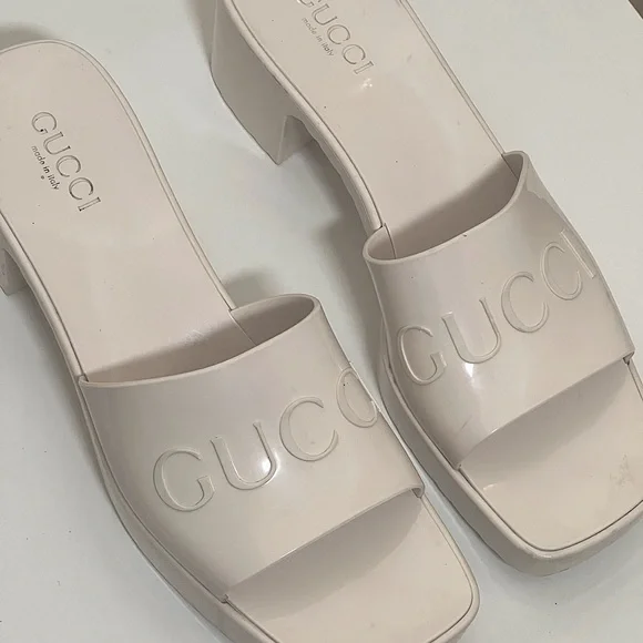GUCCI RUBBER SANDALS - Picture 1 of 6